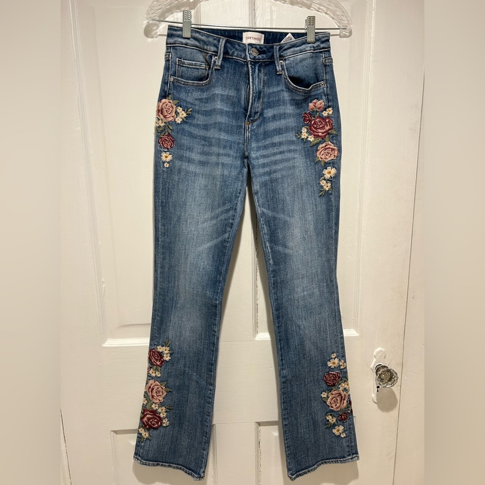 DRIFTWOOD Blue Jeans with Rose Embroidery size 25
